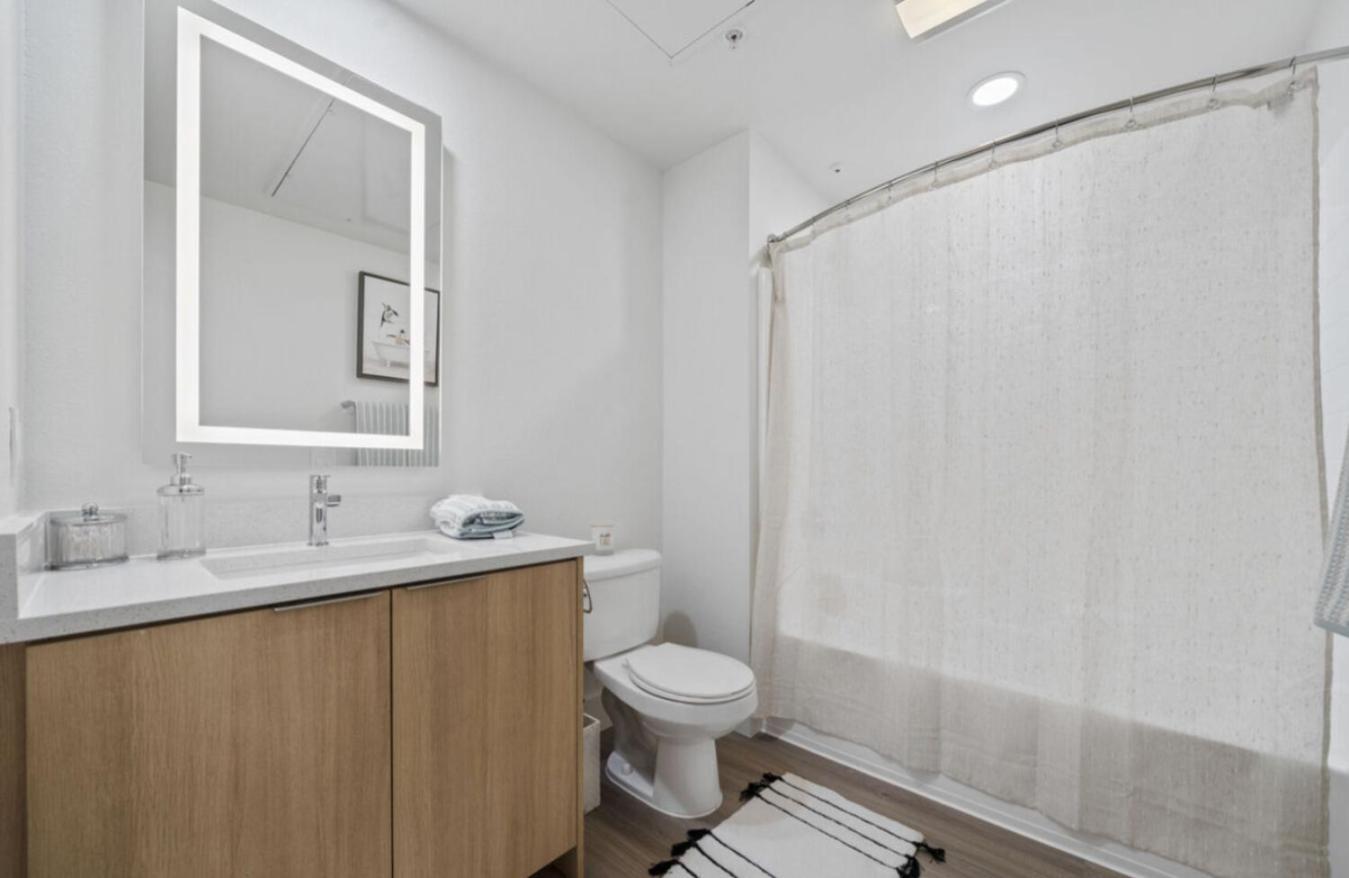 Sunset Duo 2 Bedroom Charm With Free Parking Apartamento